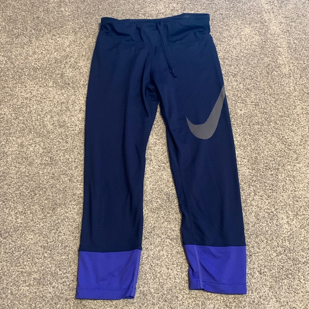 Nike dri-fit capri leggings, size small